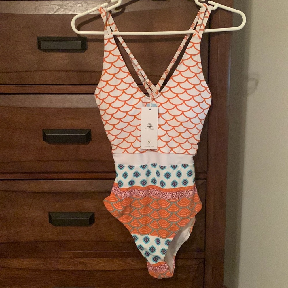 NWT Cupshe one piece